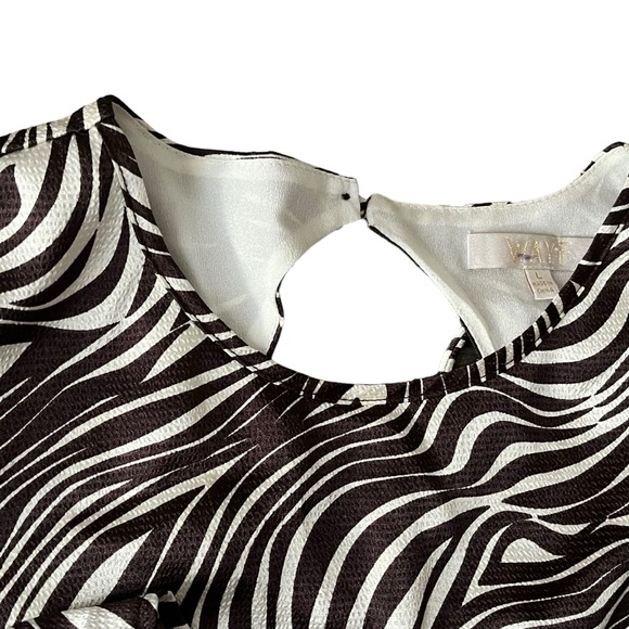 Sold - Picture 3 of 10